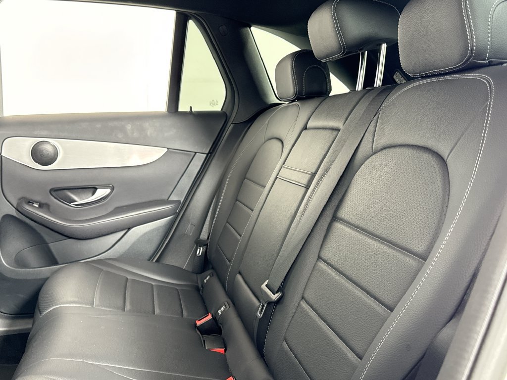 Used 2019 Mercedes-Benz GLC 300 4MATIC image 11