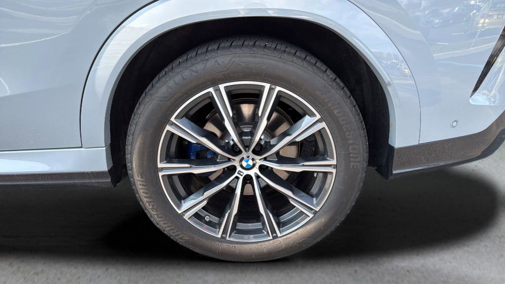 Used 2026 BMW X6 xDrive40i AWD/4WD image 15