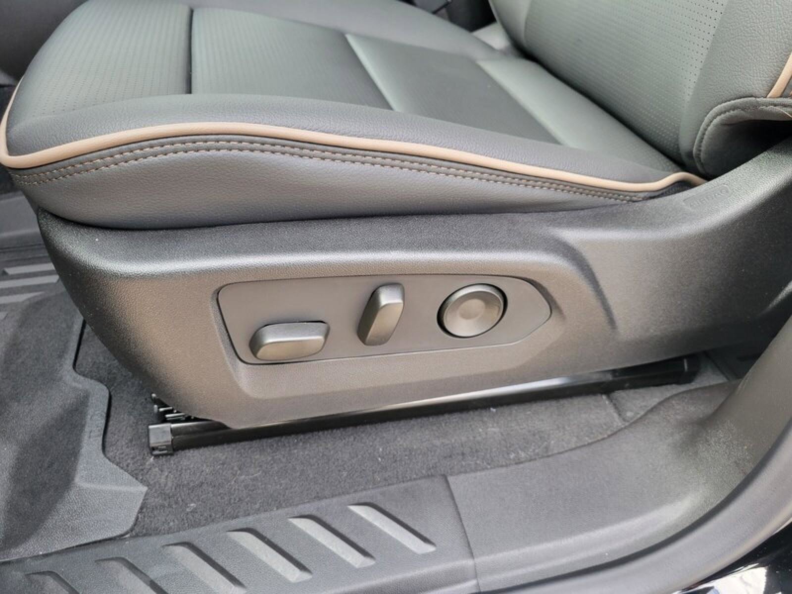 New 2026 GMC Canyon Denali image 24