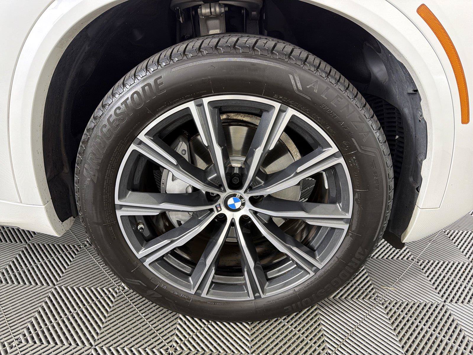 Used 2024 BMW X5 xDrive40i w/ M Sport Package AWD/4WD image 10