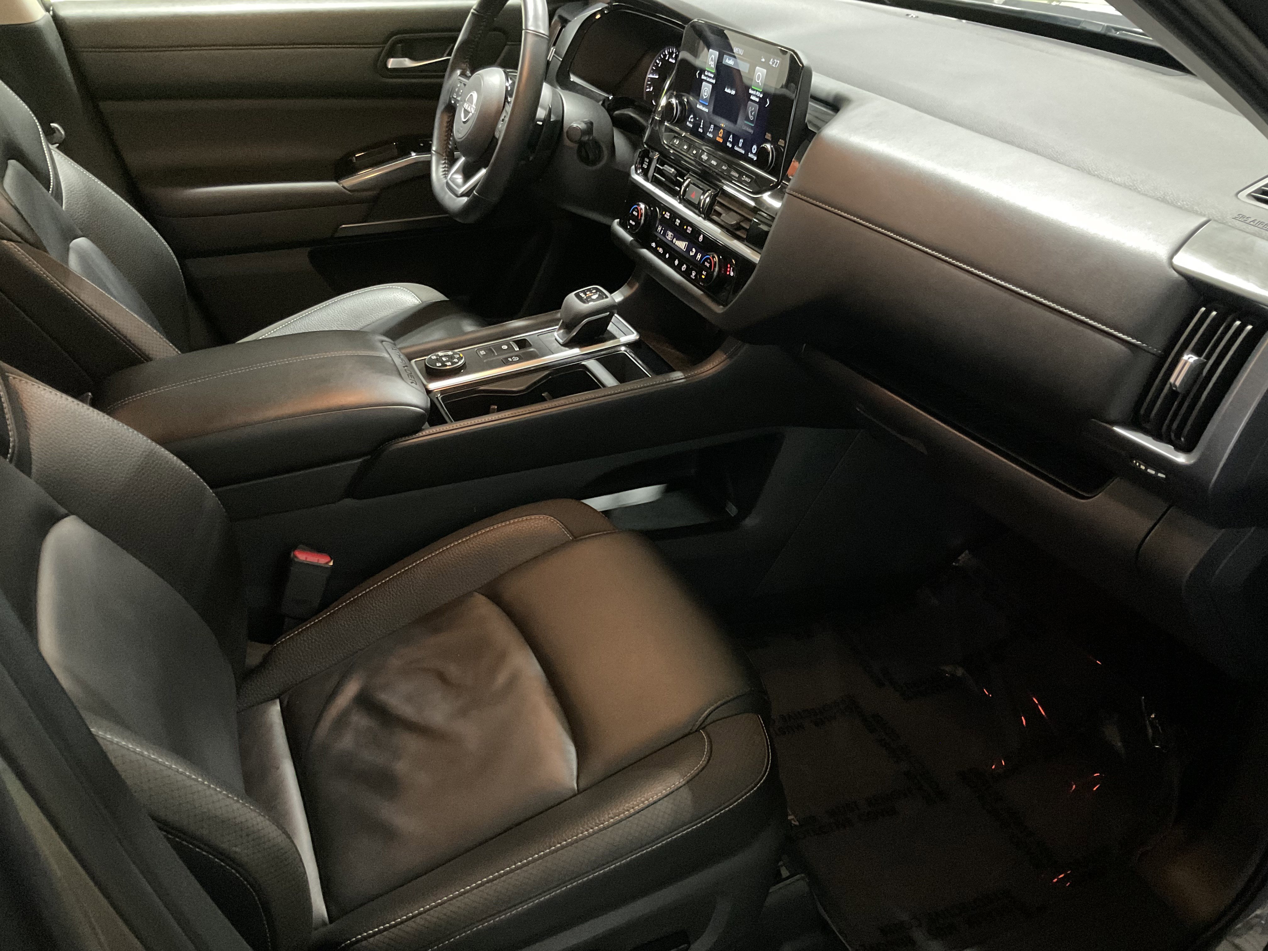 Used 2025 Nissan Pathfinder SL image 25