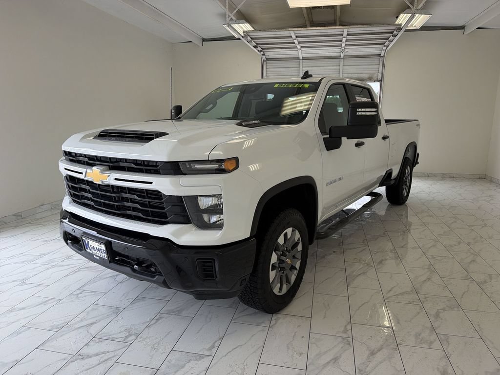 Used 2025 Chevrolet Silverado 2500 Custom w/ Custom Value Package AWD/4WD image 4