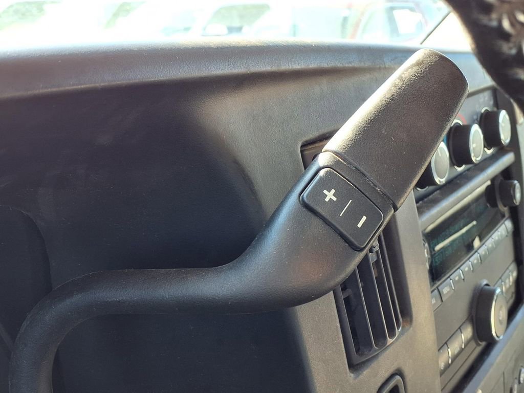 Used 2018 Chevrolet Express 3500 Extended w/ Driver Convenience Package RWD image 16