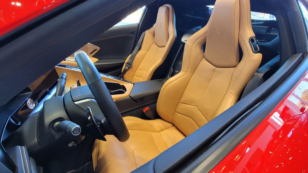 Used 2025 Chevrolet Corvette Stingray Preferred Cpe w/ 2LT image 26