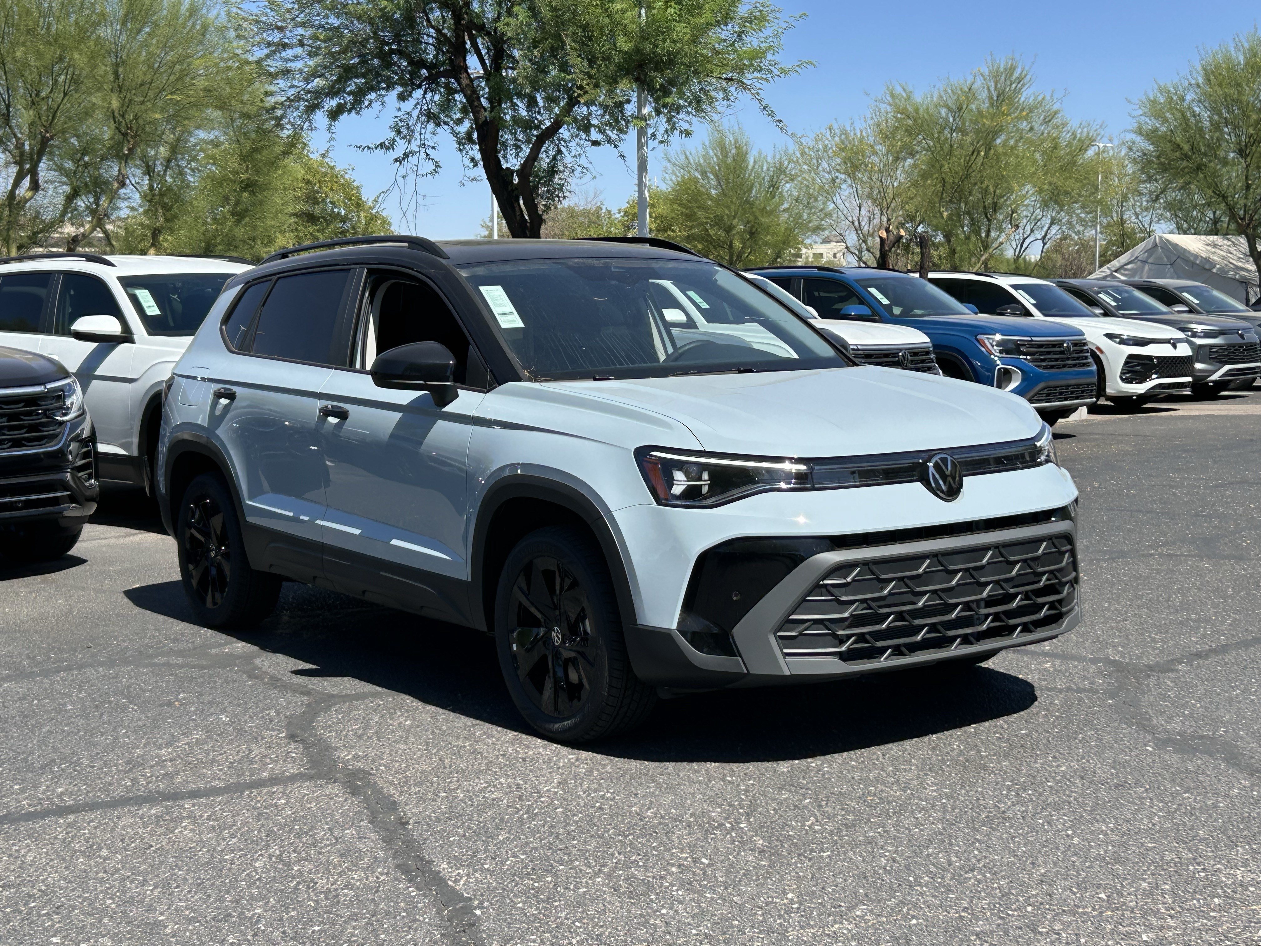 New 2026 Volkswagen Taos SE FWD image 5