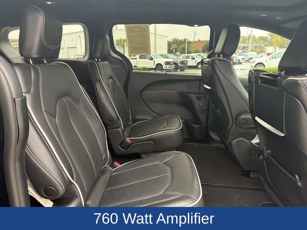 Used 2023 Chrysler Pacifica Limited w/ Uconnect Theater Family Group image 34