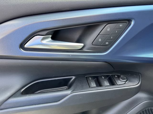 Used 2026 Chevrolet Equinox EV LT w/ Convenience Package II AWD/4WD image 14