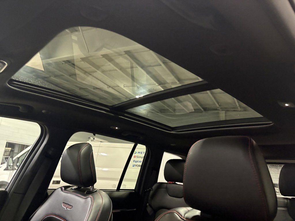 Used 2022 Jeep Grand Cherokee Trailhawk w/ Luxury Tech Group III image 23