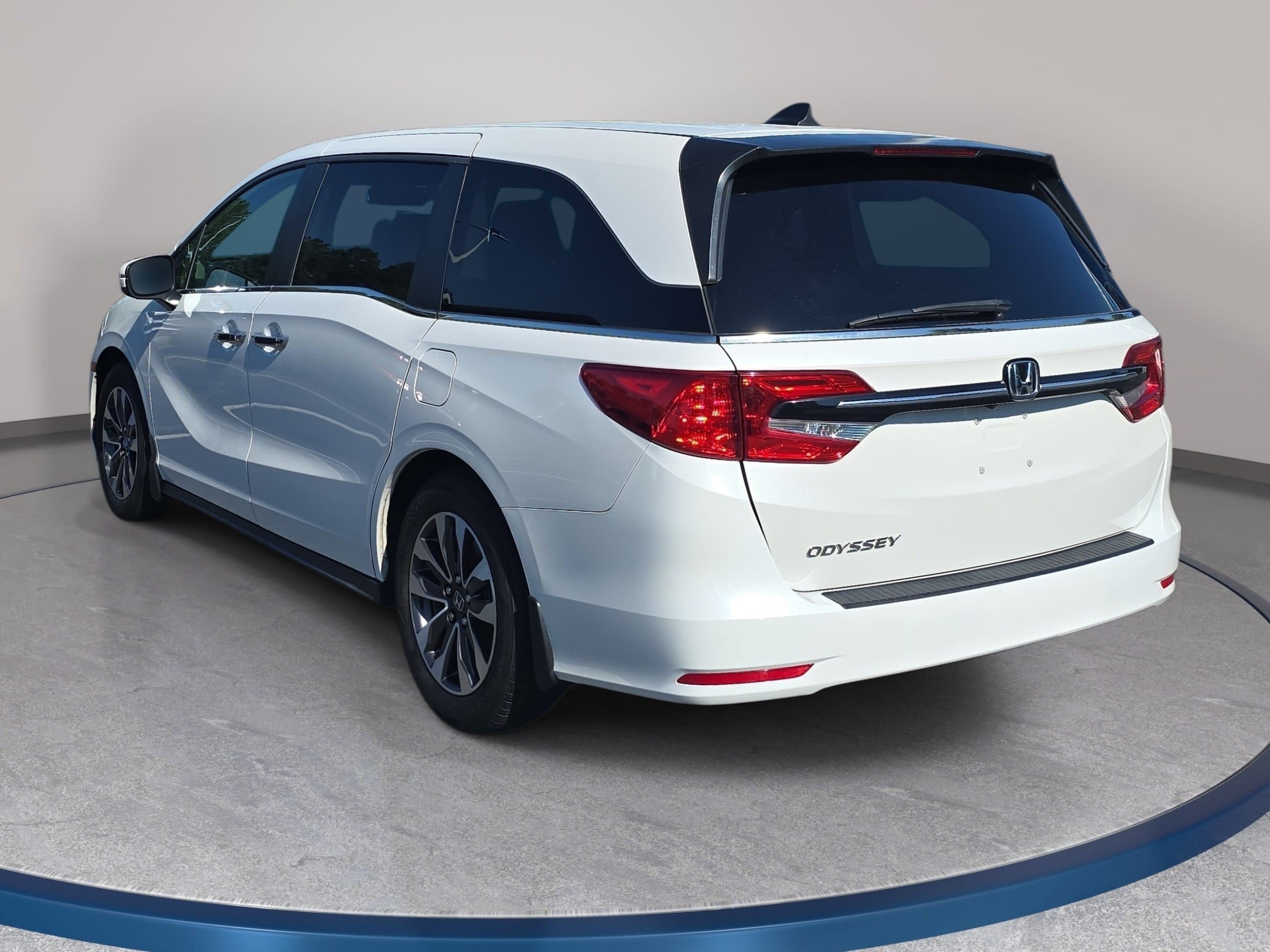Used 2023 Honda Odyssey EX-L image 7