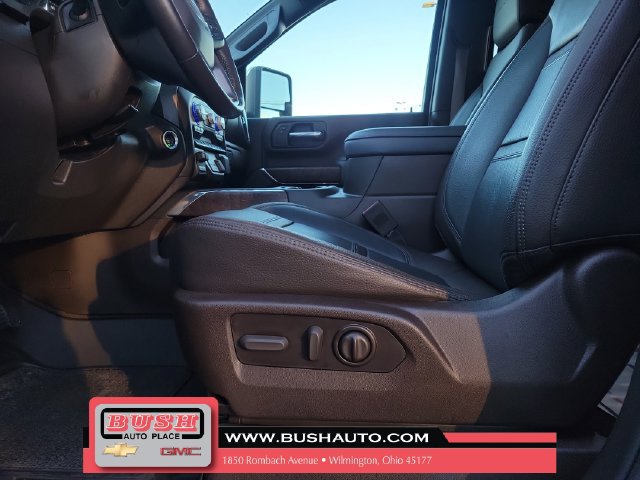 Used 2022 GMC Sierra 2500 Denali w/ Denali Black Diamond Edition AWD/4WD image 16
