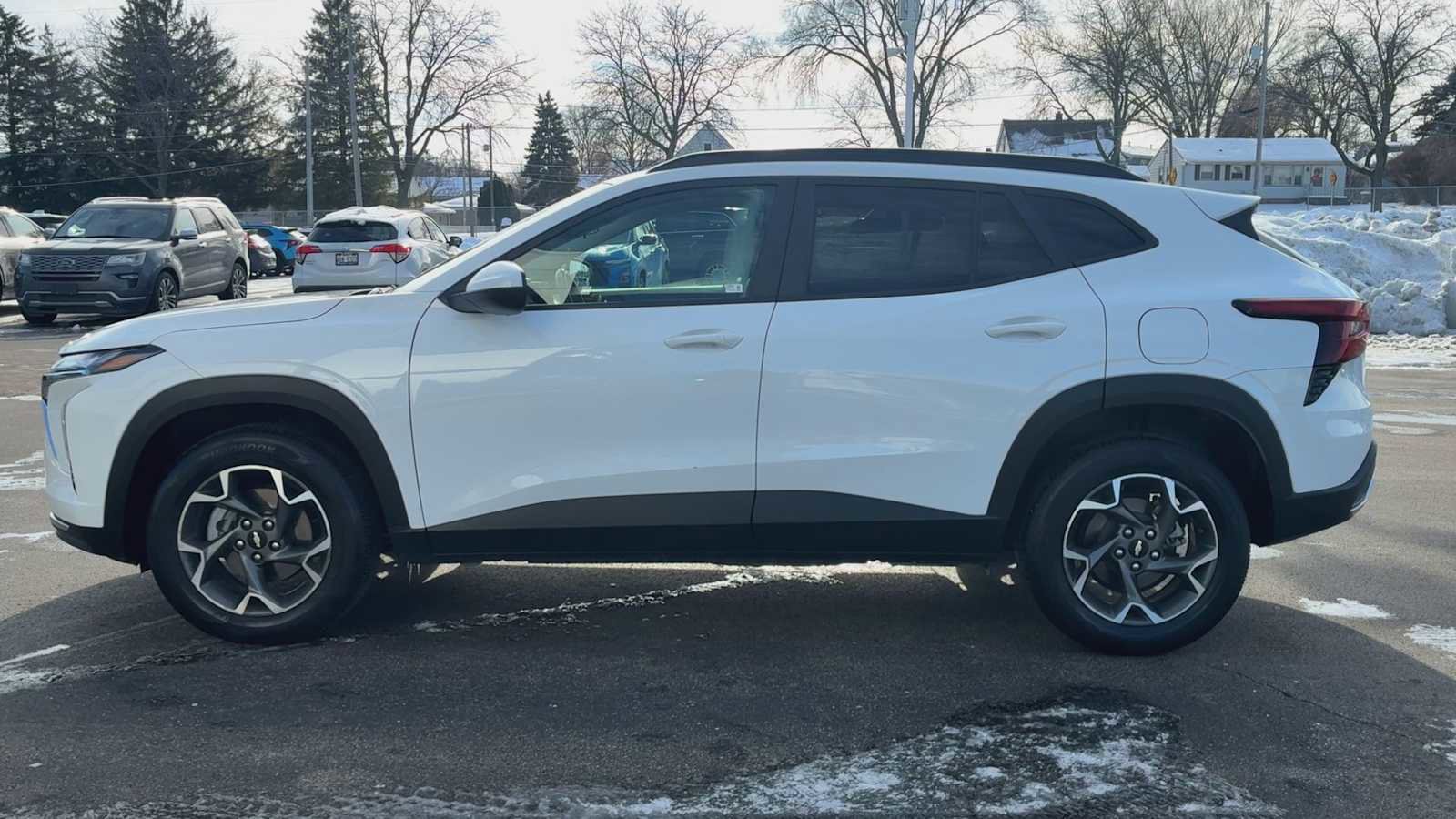 Certified 2024 Chevrolet Trax LT w/ Driver Confidence Package image 5