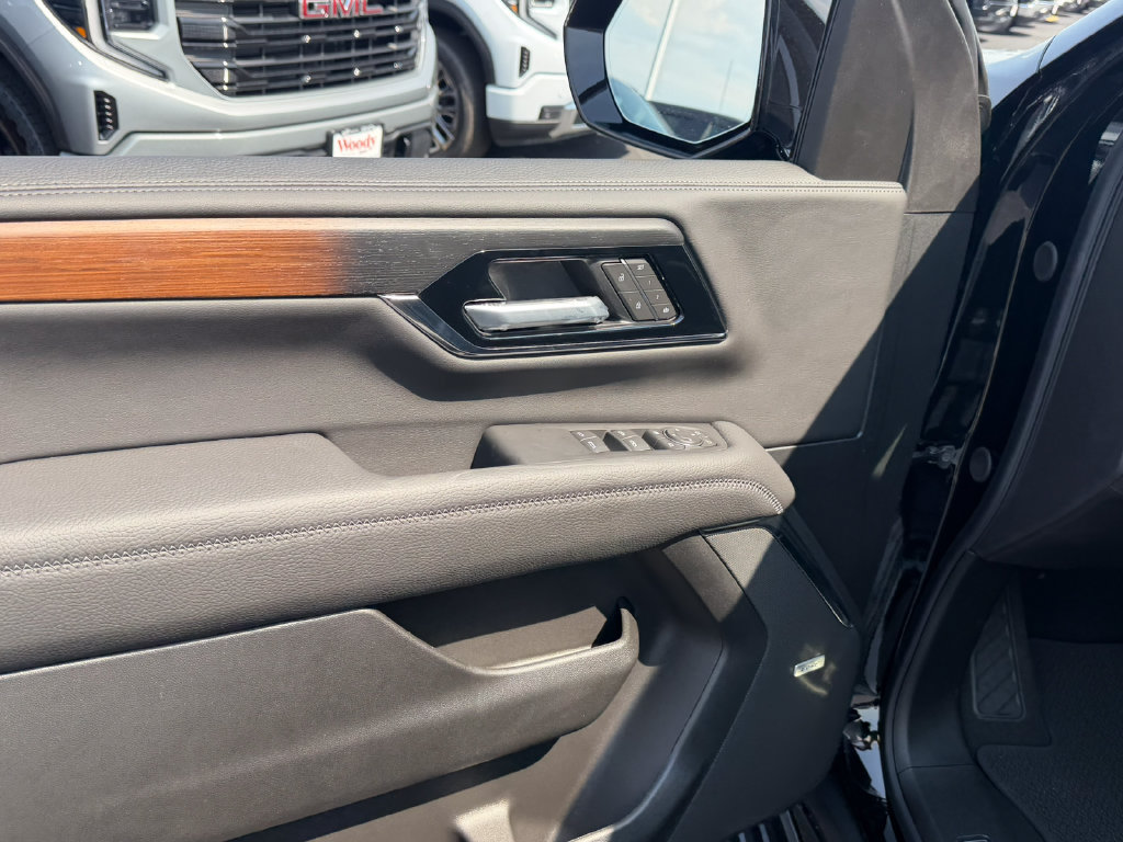 New 2026 GMC Yukon Denali w/ Denali Reserve Package AWD/4WD image 30