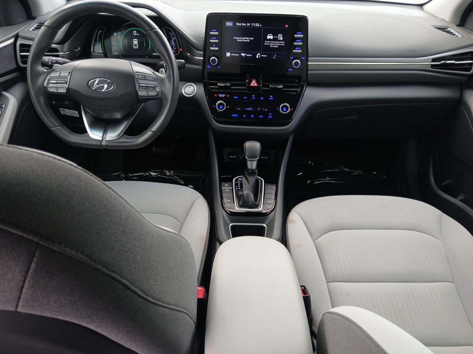 Used 2022 Hyundai Ioniq SE image 10