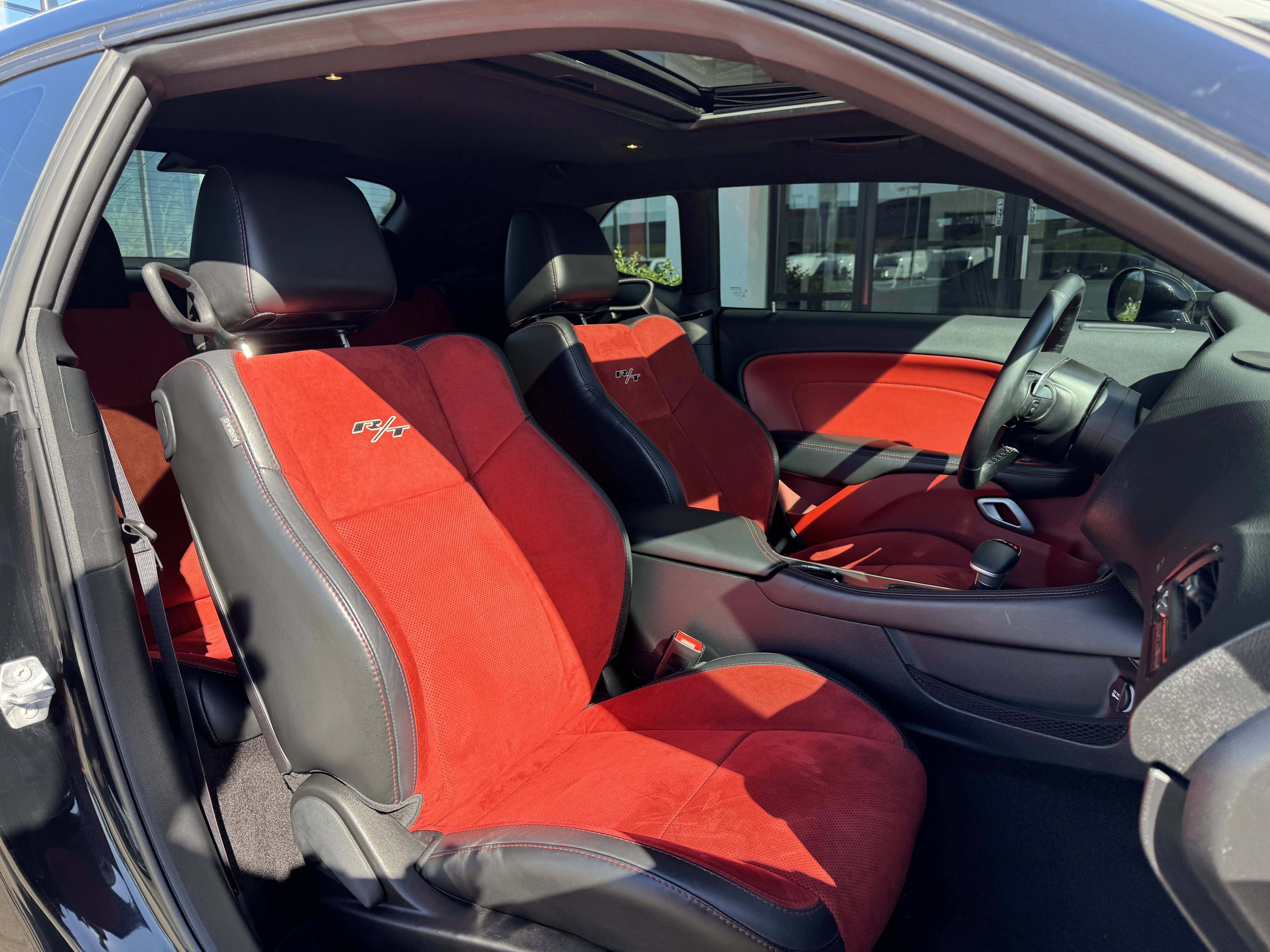 Used 2016 Dodge Challenger R/T Scat Pack w/ Leather Interior Group image 18