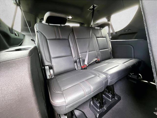 Used 2021 Chevrolet Suburban RST AWD/4WD image 30