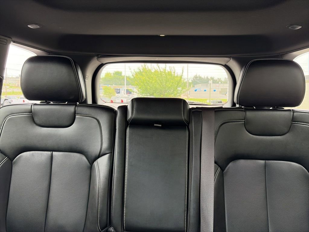 Used 2023 Jeep Grand Cherokee Overland AWD/4WD image 34