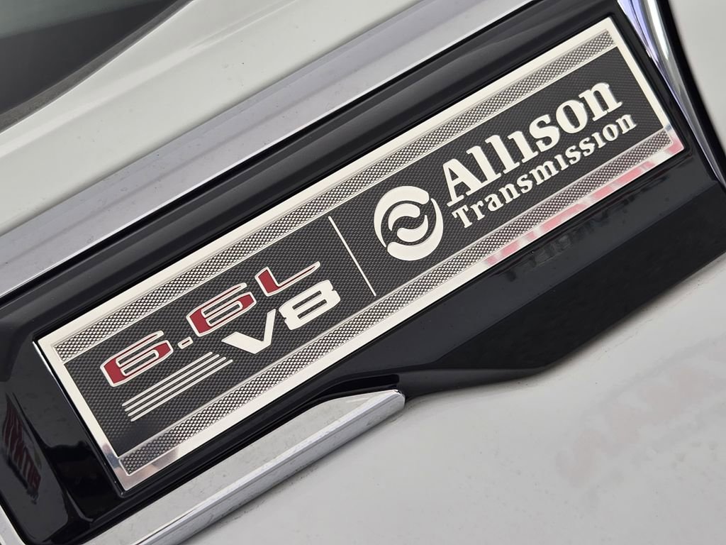 Used 2024 GMC Sierra 2500 SLT w/ SLT Premium Package image 12