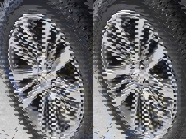 Used 2017 Ford Explorer Platinum image 15