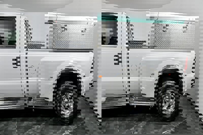 Used 2000 Ford F350 Lariat image 8