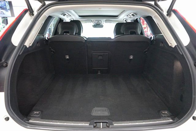 Used 2023 Volvo XC60 B5 Core image 55