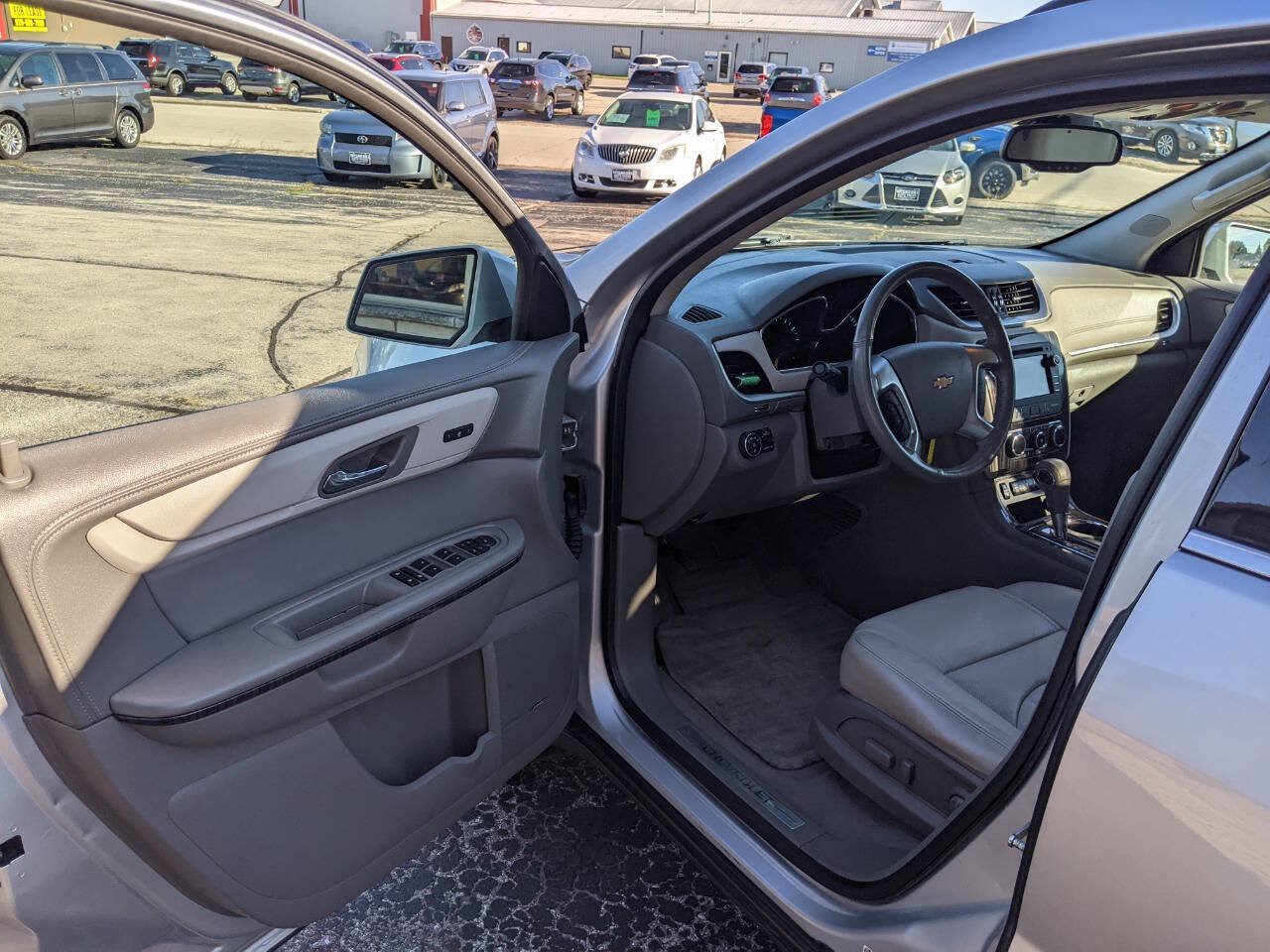 Used 2014 Chevrolet Traverse LTZ AWD/4WD image 9