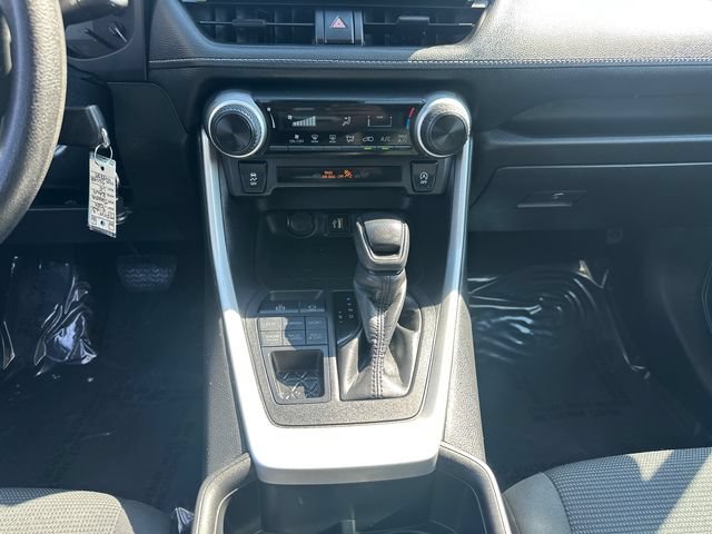 Used 2024 Toyota RAV4 LE AWD/4WD image 22
