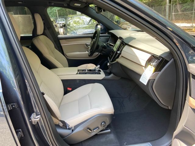 New 2026 Volvo XC90 B6 Plus w/ Protection Package AWD/4WD image 18