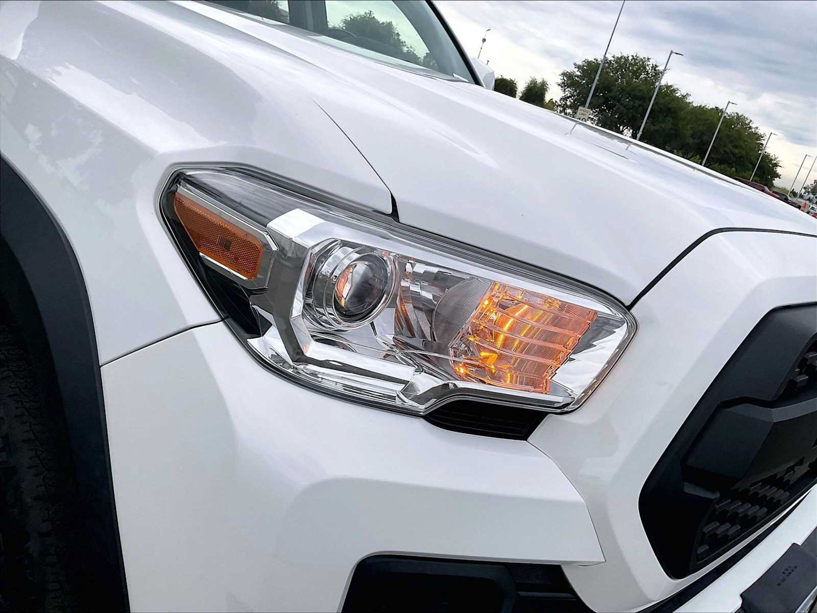 Used 2022 Toyota Tacoma SR5 w/ Trail Edition AWD/4WD image 30