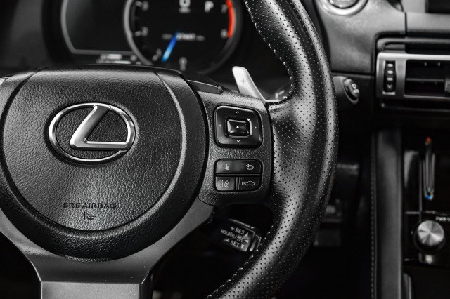 Used 2022 Lexus IS 350 F Sport w/ Memory Package image 15