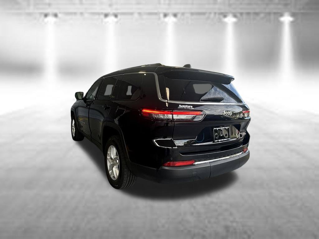 Certified 2024 Jeep Grand Cherokee L Laredo RWD image 5