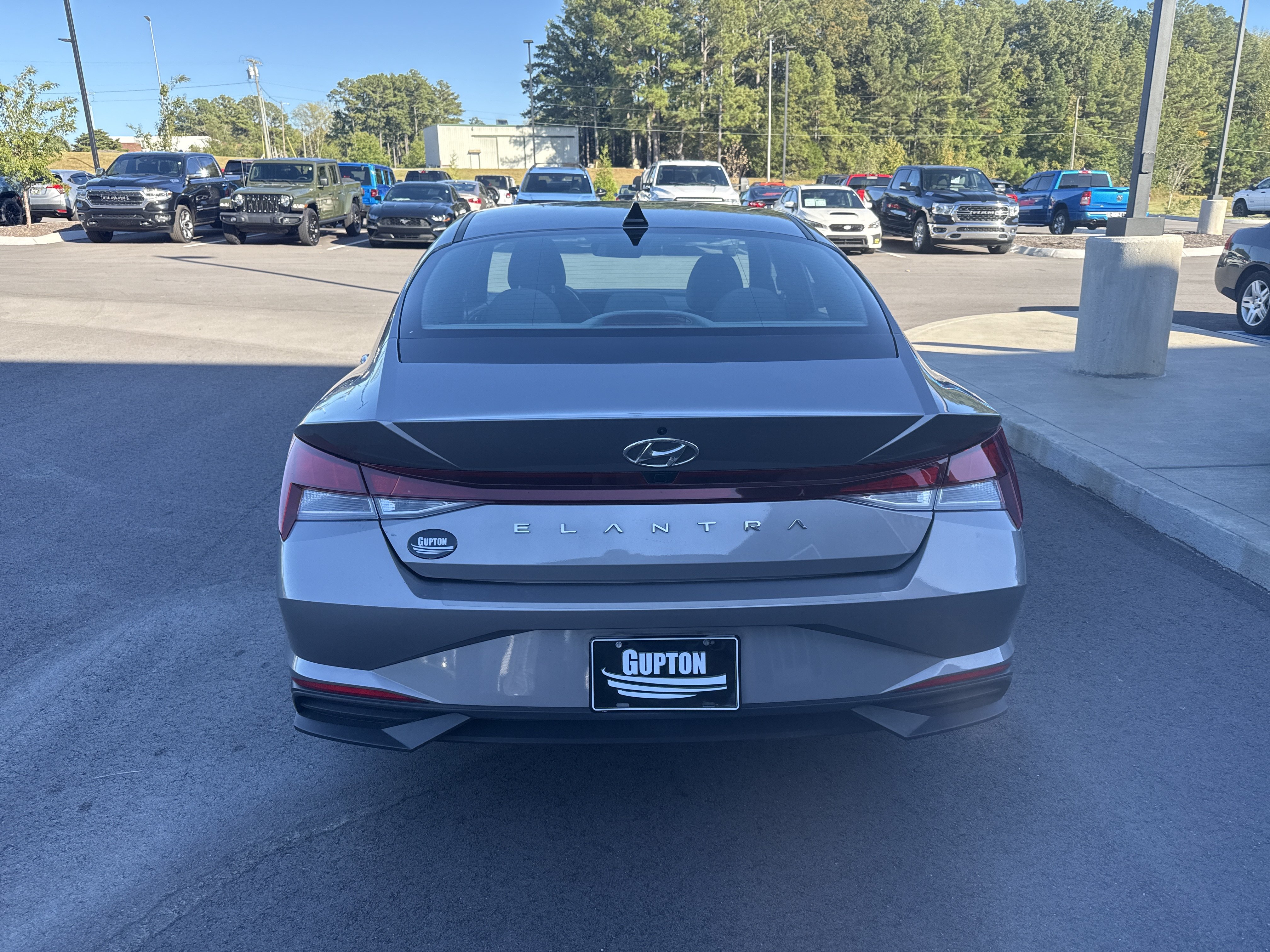Used 2023 Hyundai Elantra SEL FWD image 4