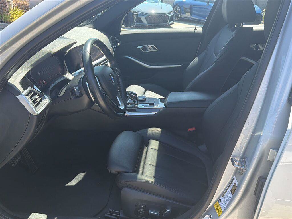 Used 2020 BMW 330i Sedan w/ Convenience Package RWD image 12