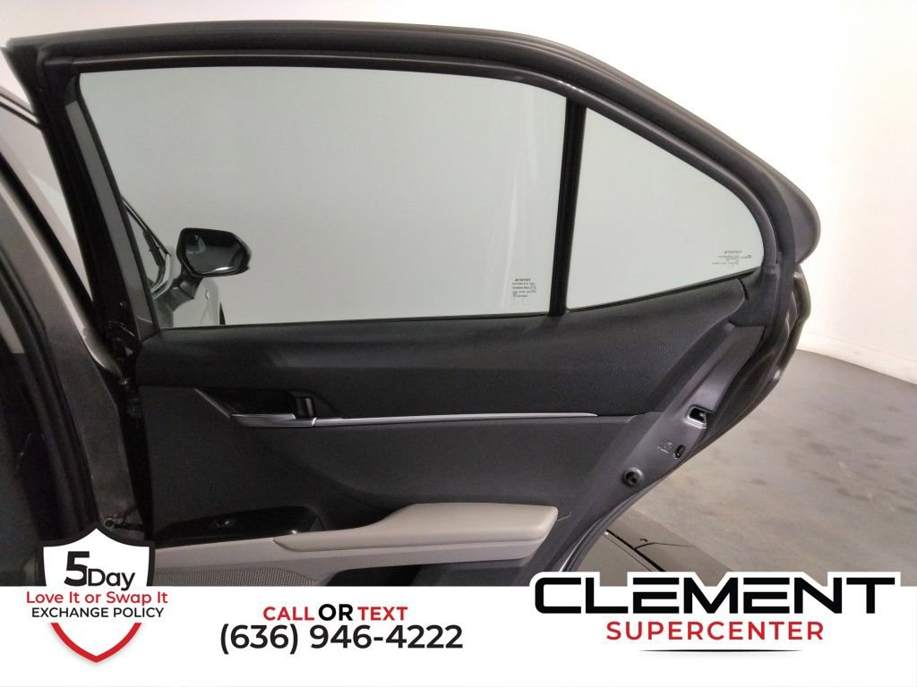 Used 2020 Toyota Camry LE image 29