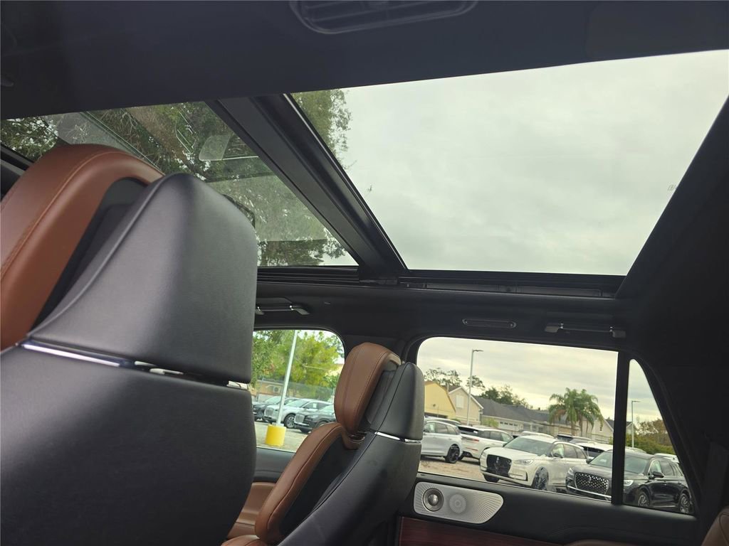 Used 2024 Lincoln Navigator Reserve image 32