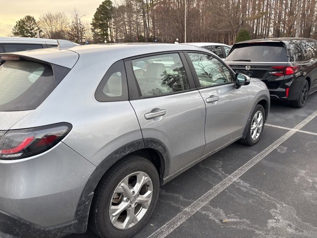 Used 2023 Honda HR-V LX image 11