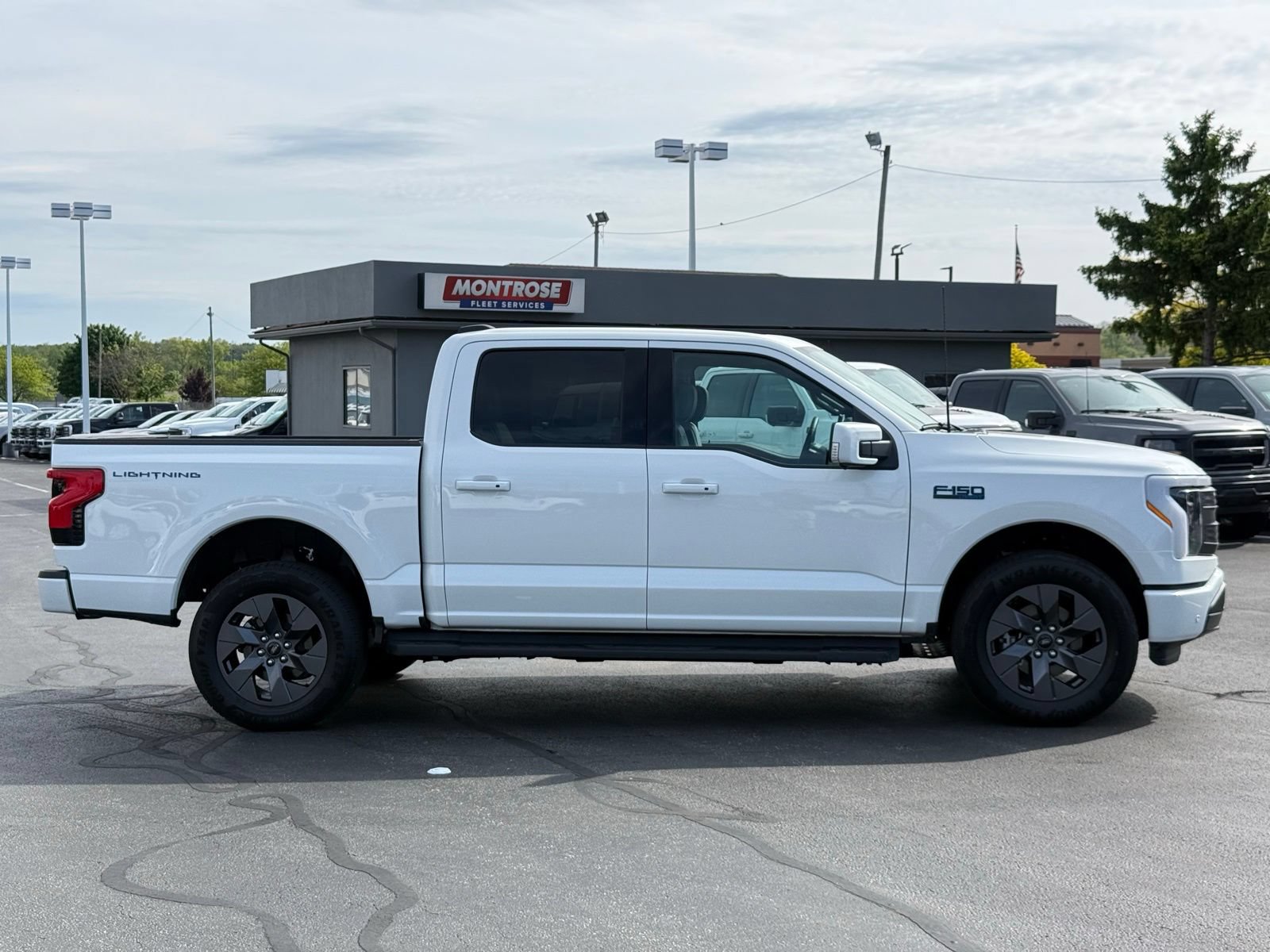 Used 2025 Ford F150 Lightning Lariat AWD/4WD image 8