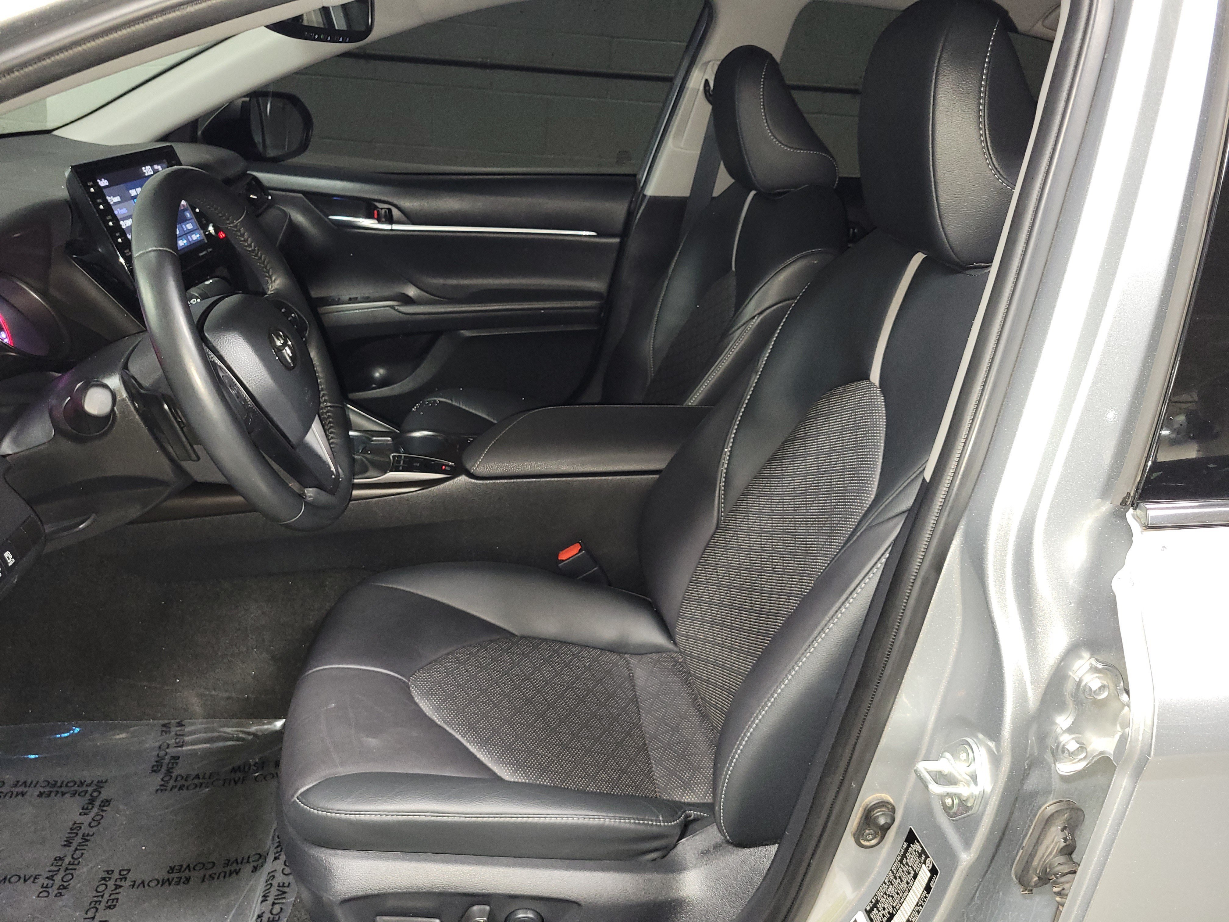 Used 2022 Toyota Camry XSE FWD image 14