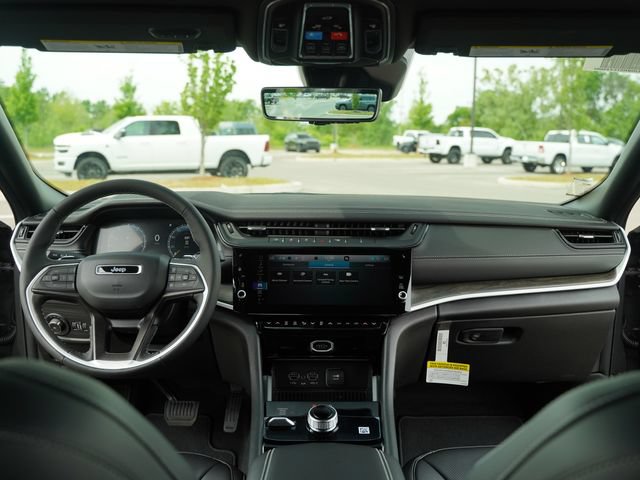 New 2026 Jeep Grand Cherokee Limited w/ Luxury Tech Group II AWD/4WD image 25