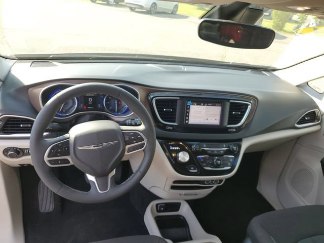 Used 2024 Chrysler Voyager LX FWD image 24