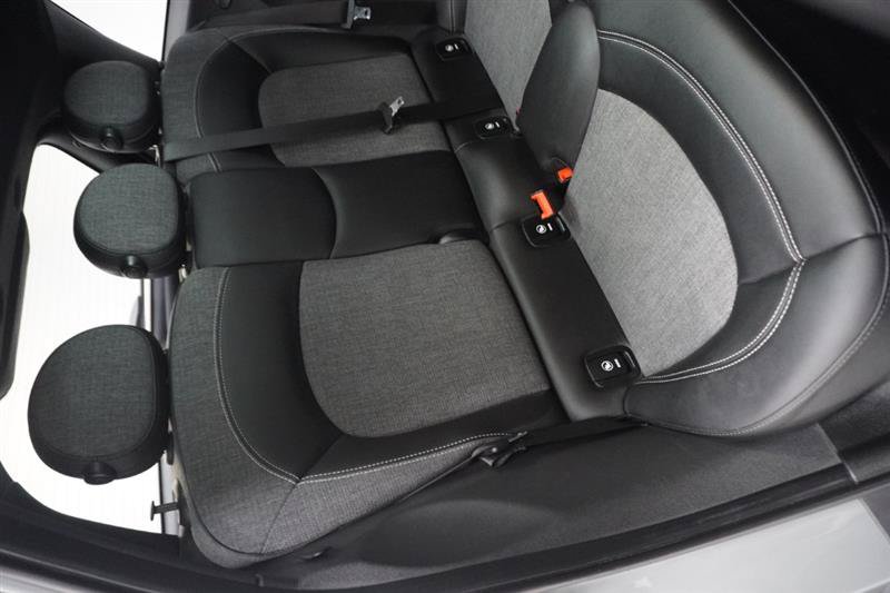 Used 2022 MINI Cooper 4-Door Hardtop FWD image 8