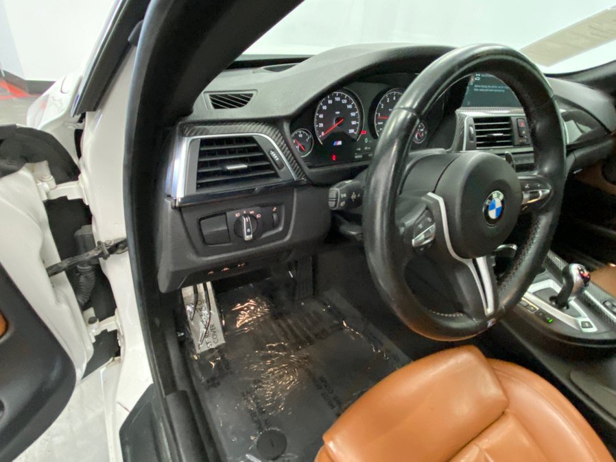 Used 2016 BMW M4 Convertible RWD image 43