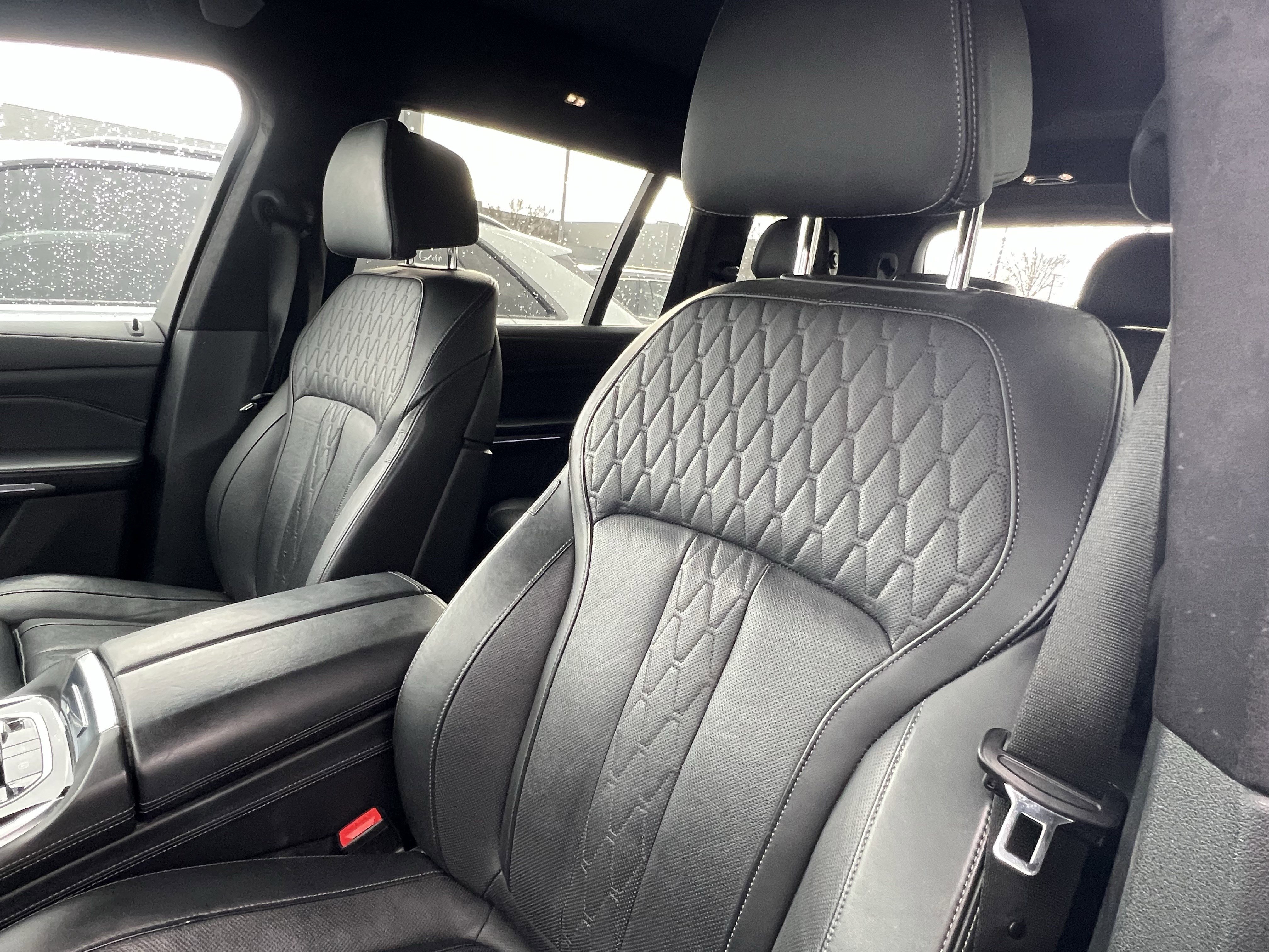 Used 2021 BMW X7 M50i w/ Dynamic Handling Package image 16