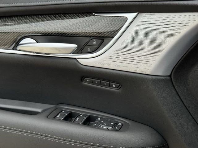 New 2026 Cadillac XT5 Sportv w/ LPO, Floor Liner Package AWD/4WD image 20
