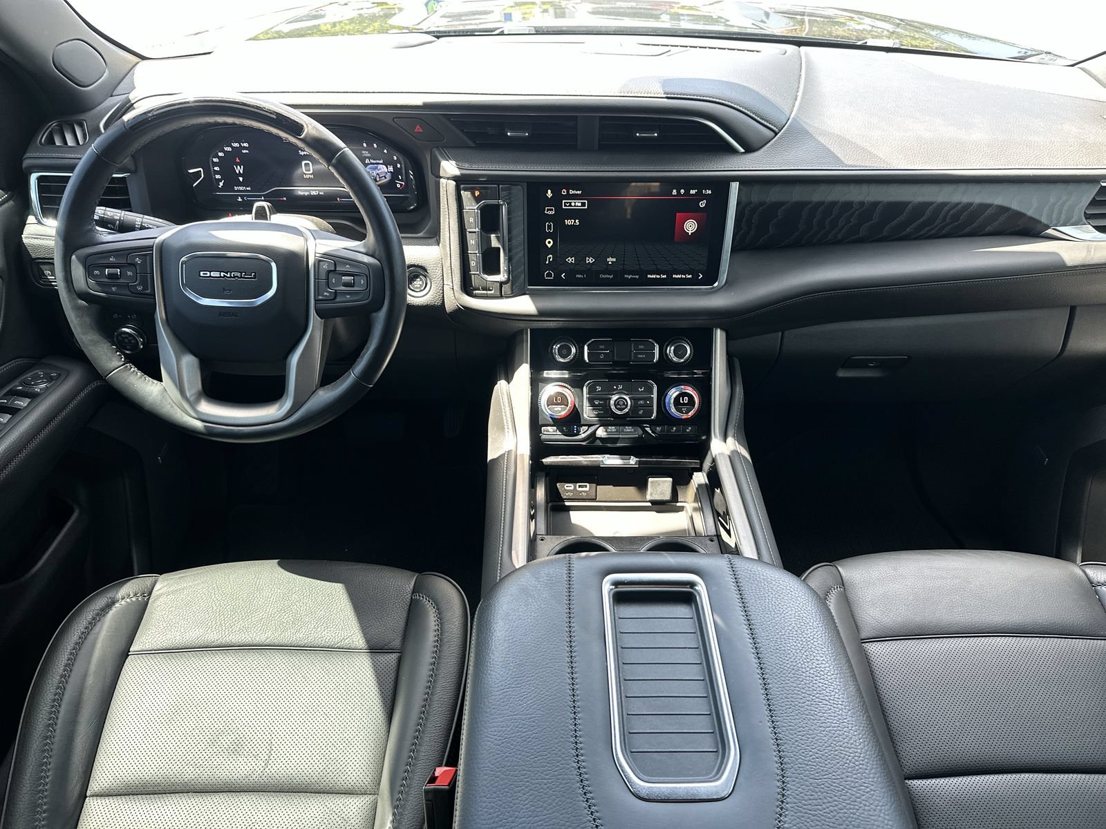 Used 2024 GMC Yukon Denali w/ Denali Reserve Package AWD/4WD image 18