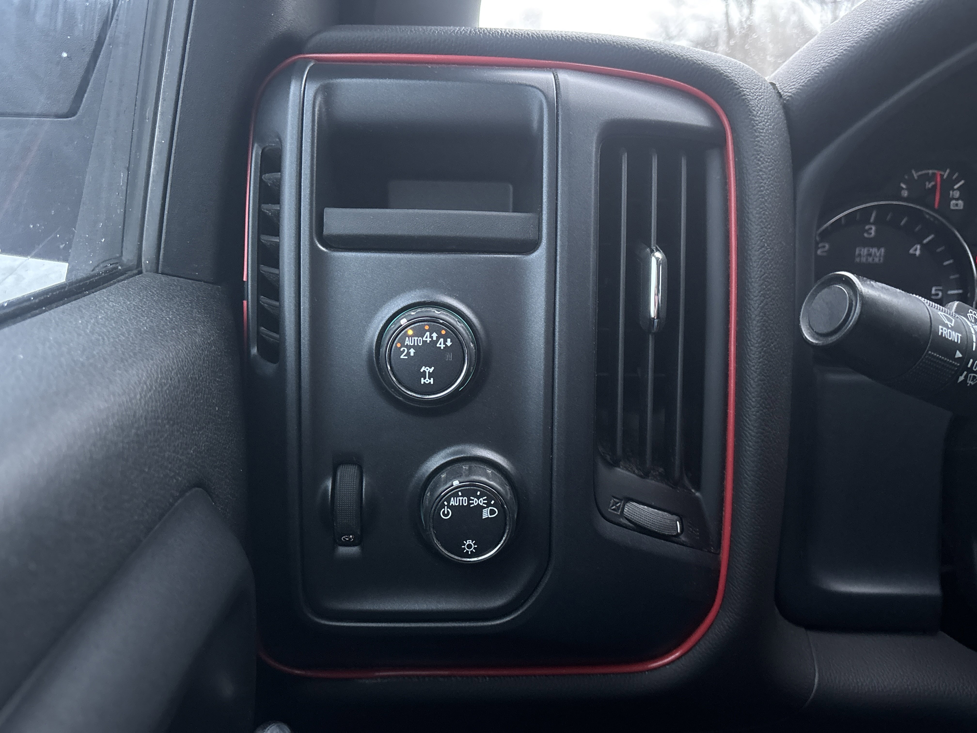 Used 2018 Chevrolet Silverado 1500 Custom image 24