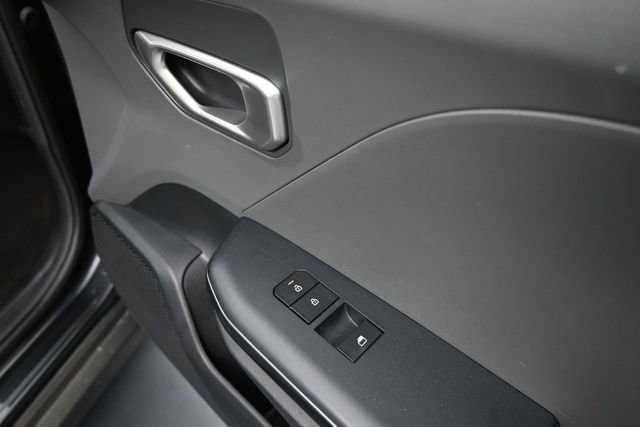 Used 2025 Kia K4 FWD image 32