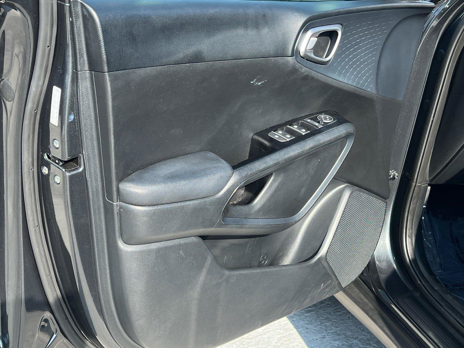 Used 2025 Kia Soul EX FWD image 10