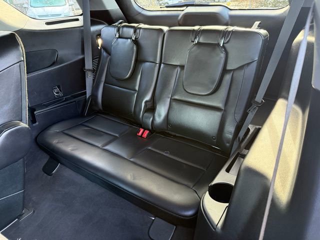 Used 2022 Ford Explorer XLT w/ Equipment Group 202A image 7
