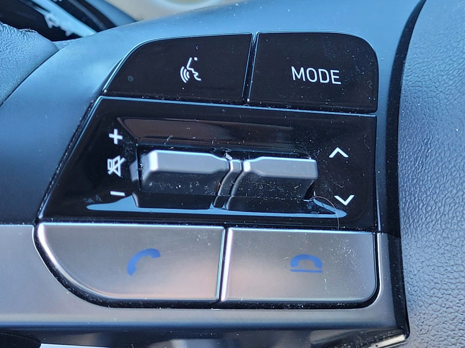 Certified 2023 Hyundai Elantra Limited image 31