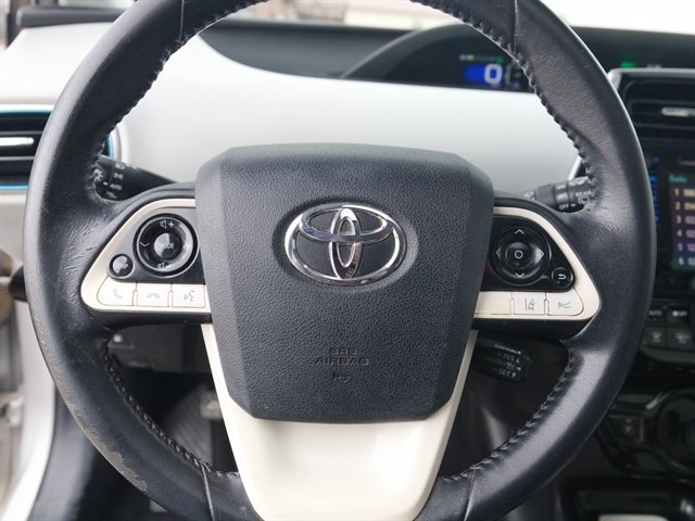 Used 2016 Toyota Prius Four w/ Advanced Technology Package FWD image 18
